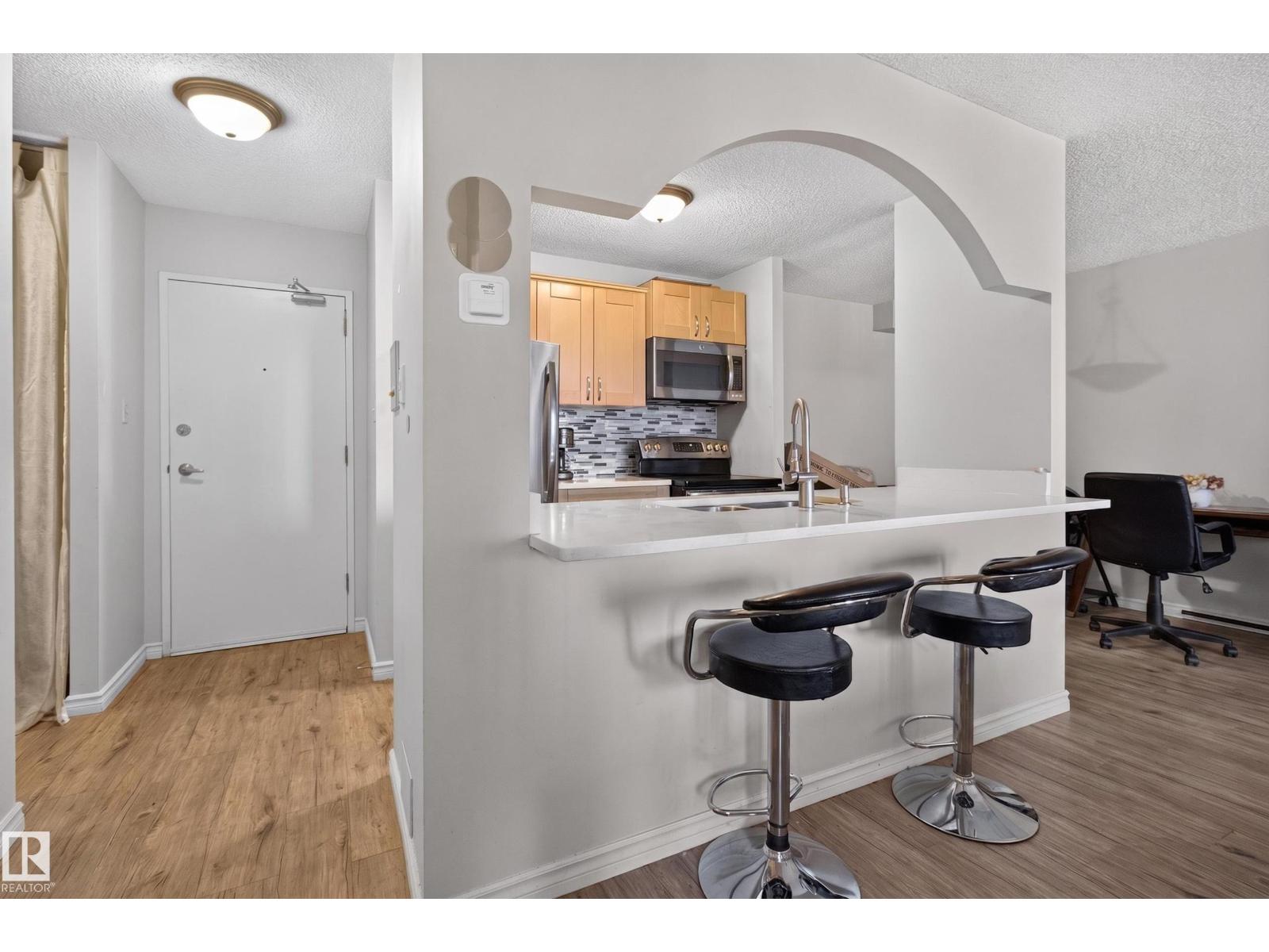 #1704 9835 113 ST NW - 6