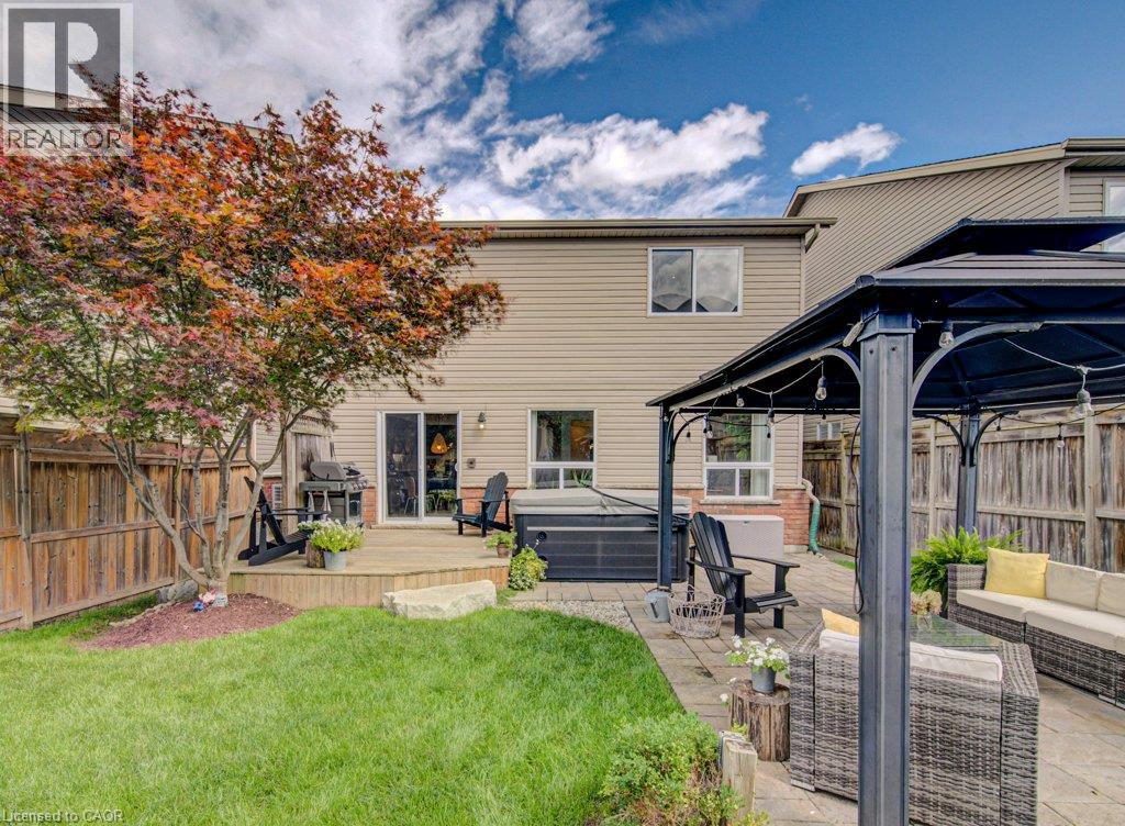 424 Sauve Crescent — photo 44