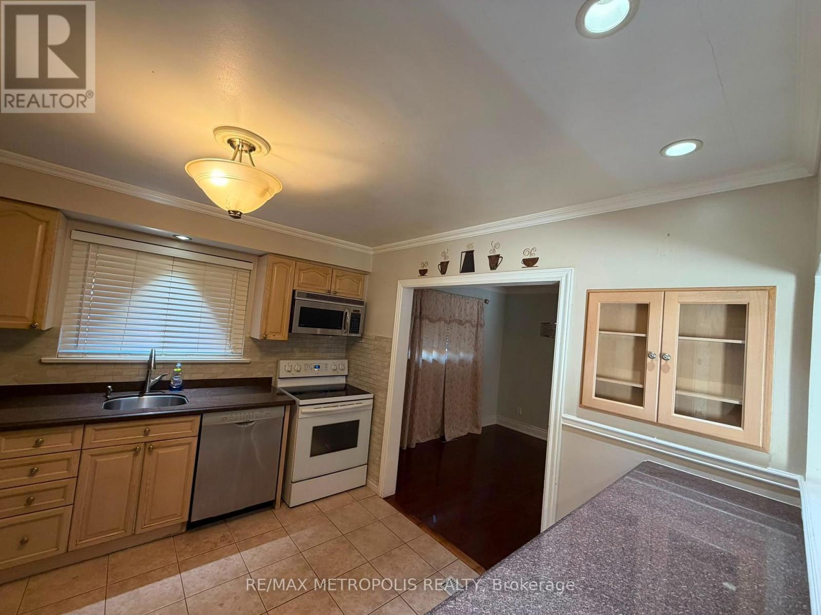 37 Carlyle Crescent — photo 7