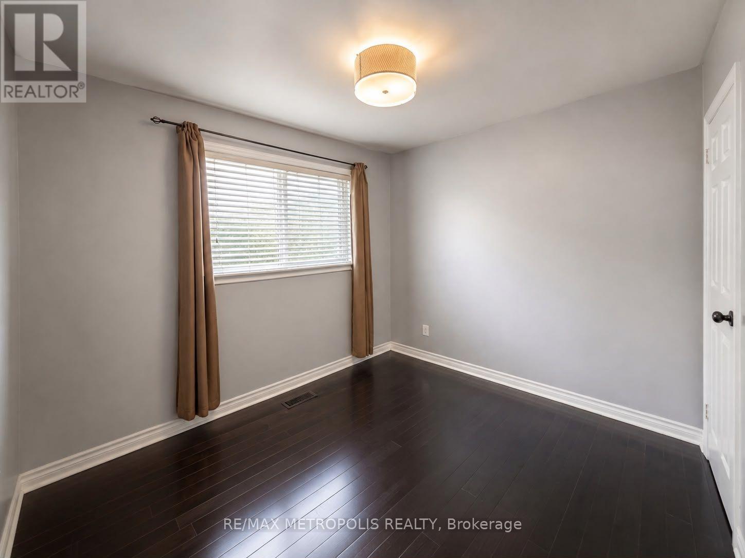 37 Carlyle Crescent — photo 24