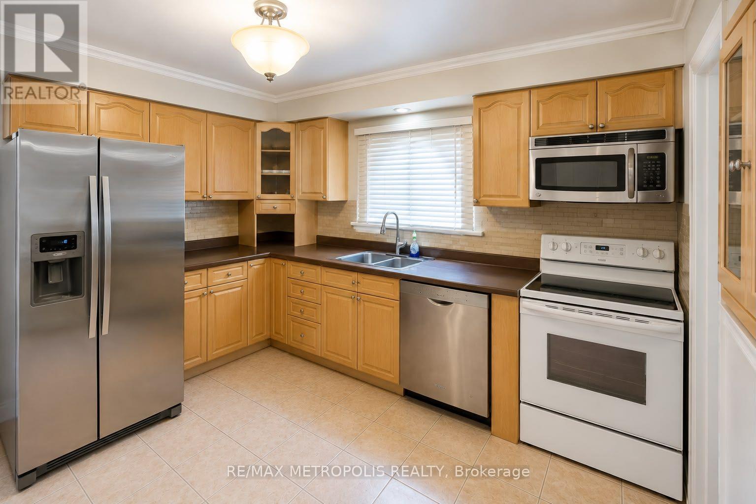 37 Carlyle Crescent — photo 25