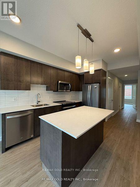 708 Woolwich Street — photo 3