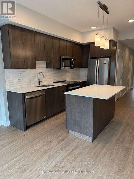 708 Woolwich Street — photo 2