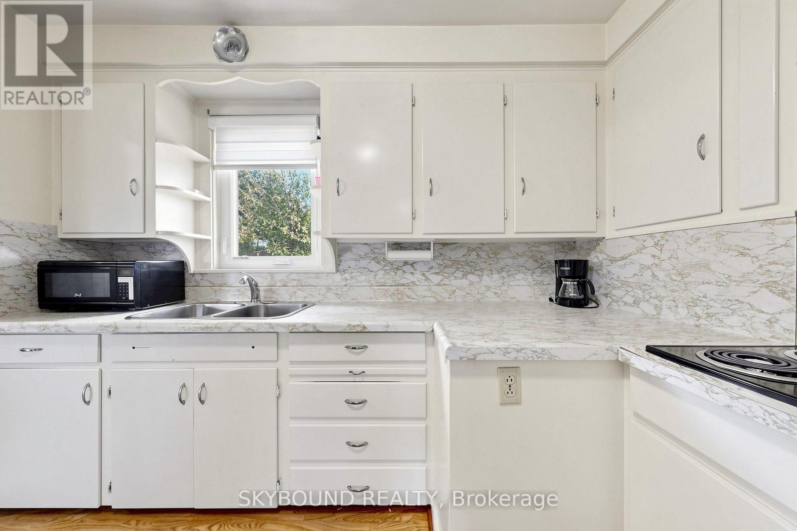 13 LISCOMBE ROAD - 10