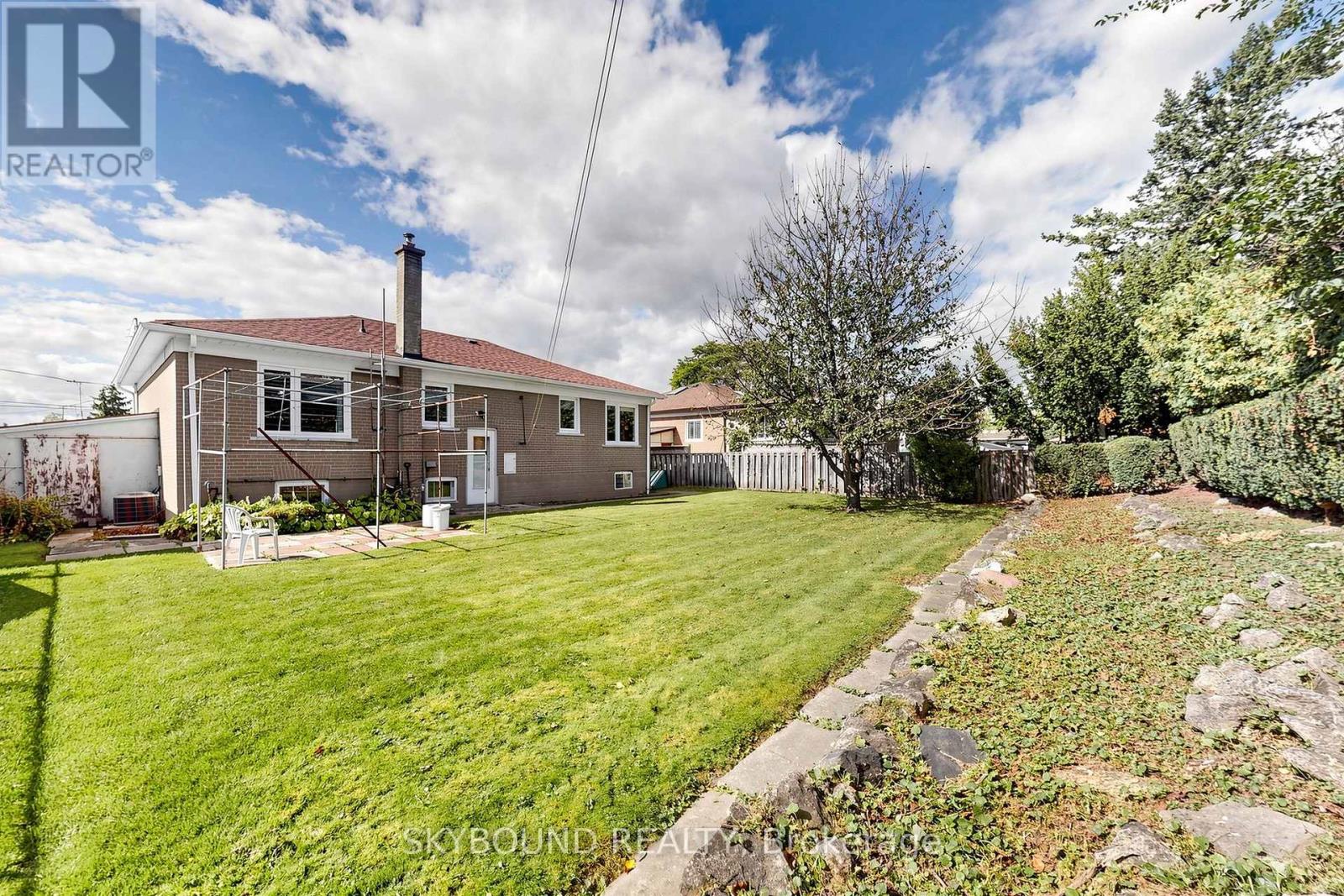 13 Liscombe Road, Toronto, ON photo 25