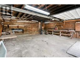 552 Davida Ave, Saanich, BC V9A2C7 Photo 29