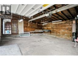 552 Davida Ave, Saanich, BC V9A2C7 Photo 30