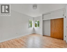 Living room - 552 Davida Ave, Saanich, BC V9A2C7 Photo 9