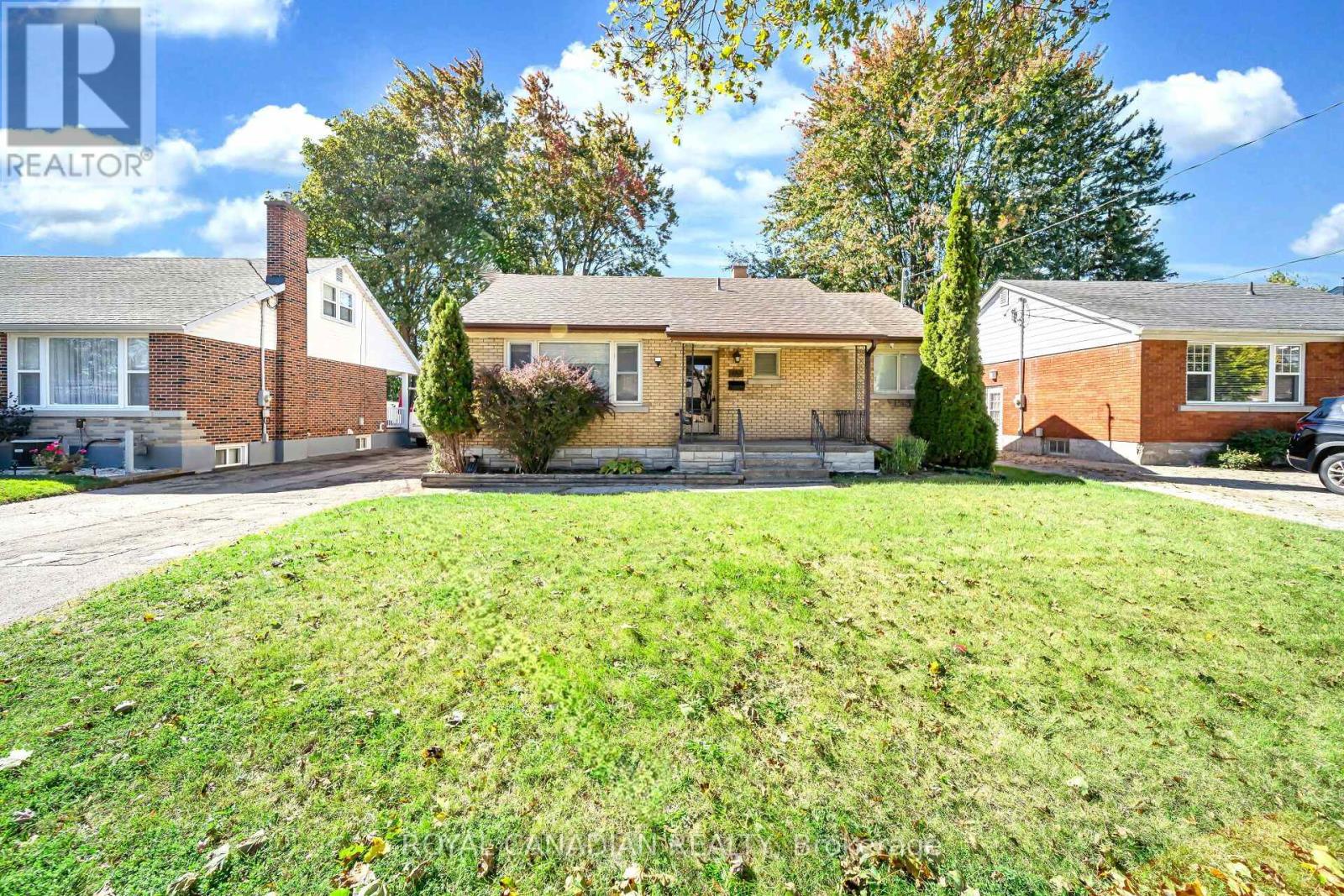 457 DUMFRIES AVENUE — photo 3