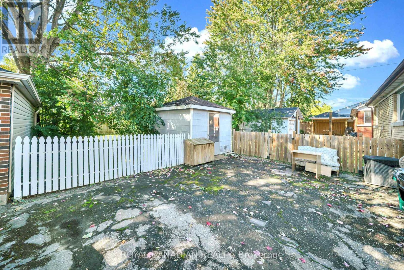 457 Dumfries Avenue, Kitchener, ON photo 44