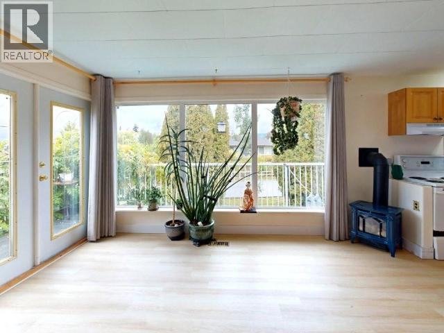 6992 KAMLOOPS STREET - 4