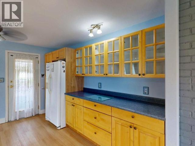 6992 KAMLOOPS STREET - 8
