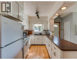 Kitchen - 904 Fifth Street, Nelson, BC V1L2X8 Photo 10