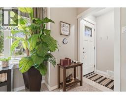 1037 Regal Crescent NE - photo 2