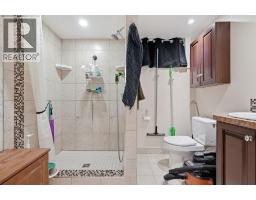 1037 Regal Crescent NE - photo 24