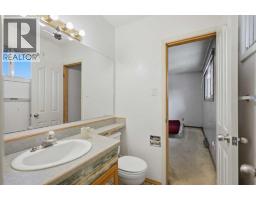 432017 Range Road 254, Rural Ponoka County, AB T4J1E2 Photo 17