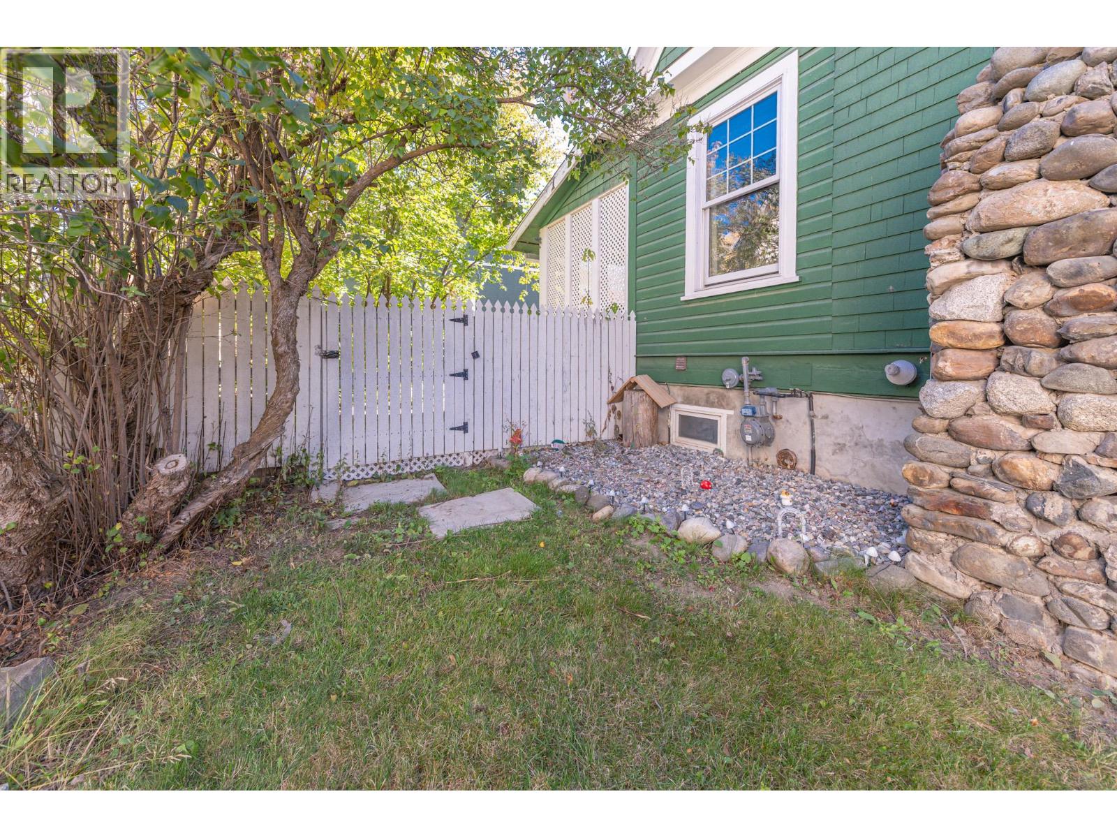 232 10th Avenue S - 86