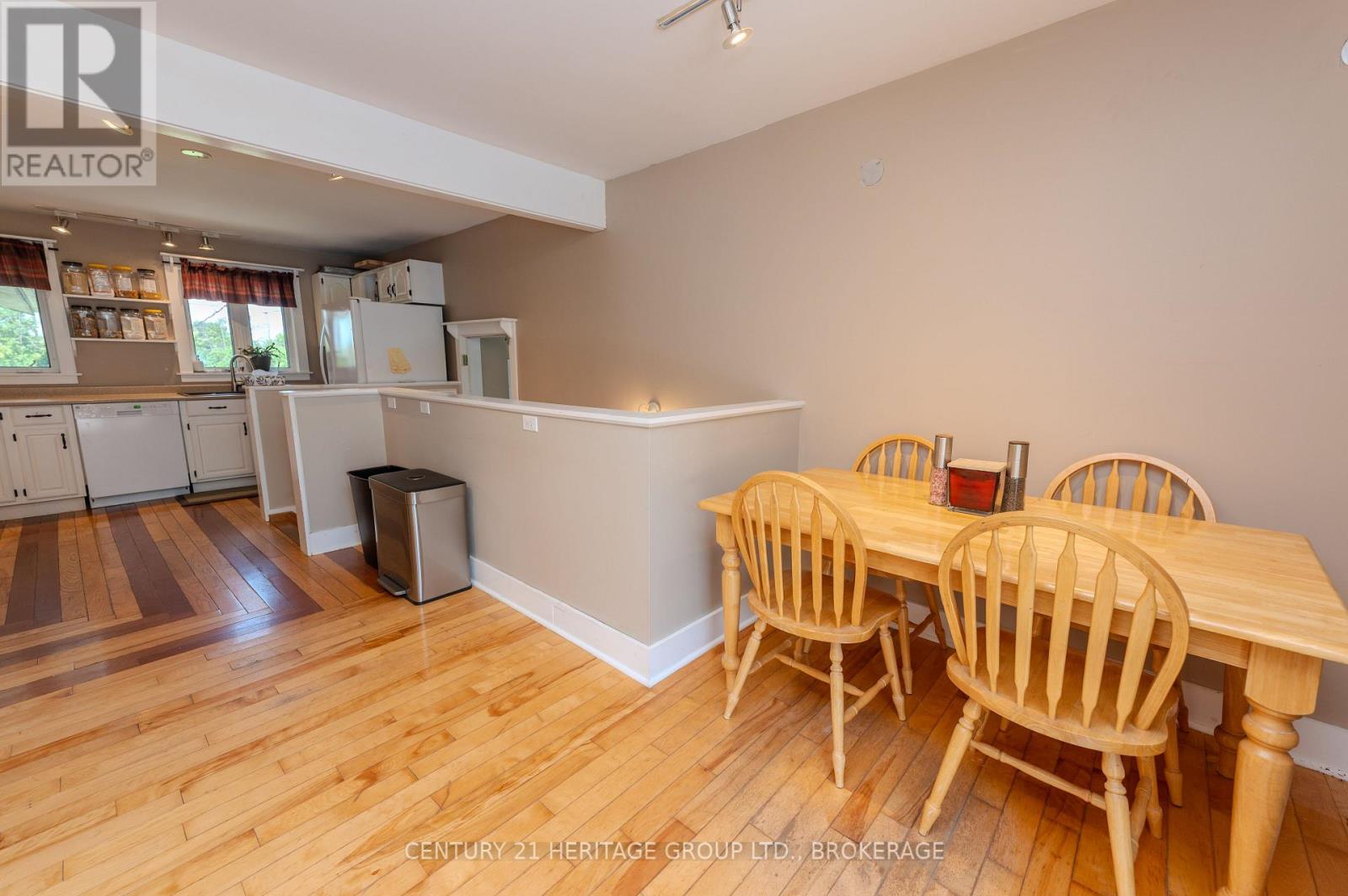 31 STATION ROAD - Image 10