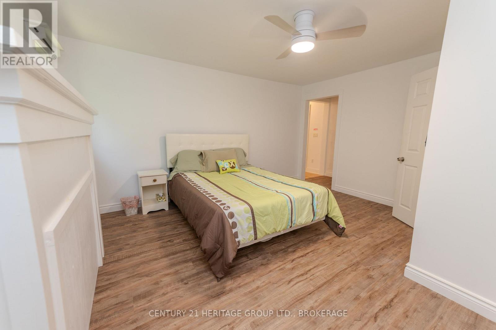 31 STATION ROAD - 19