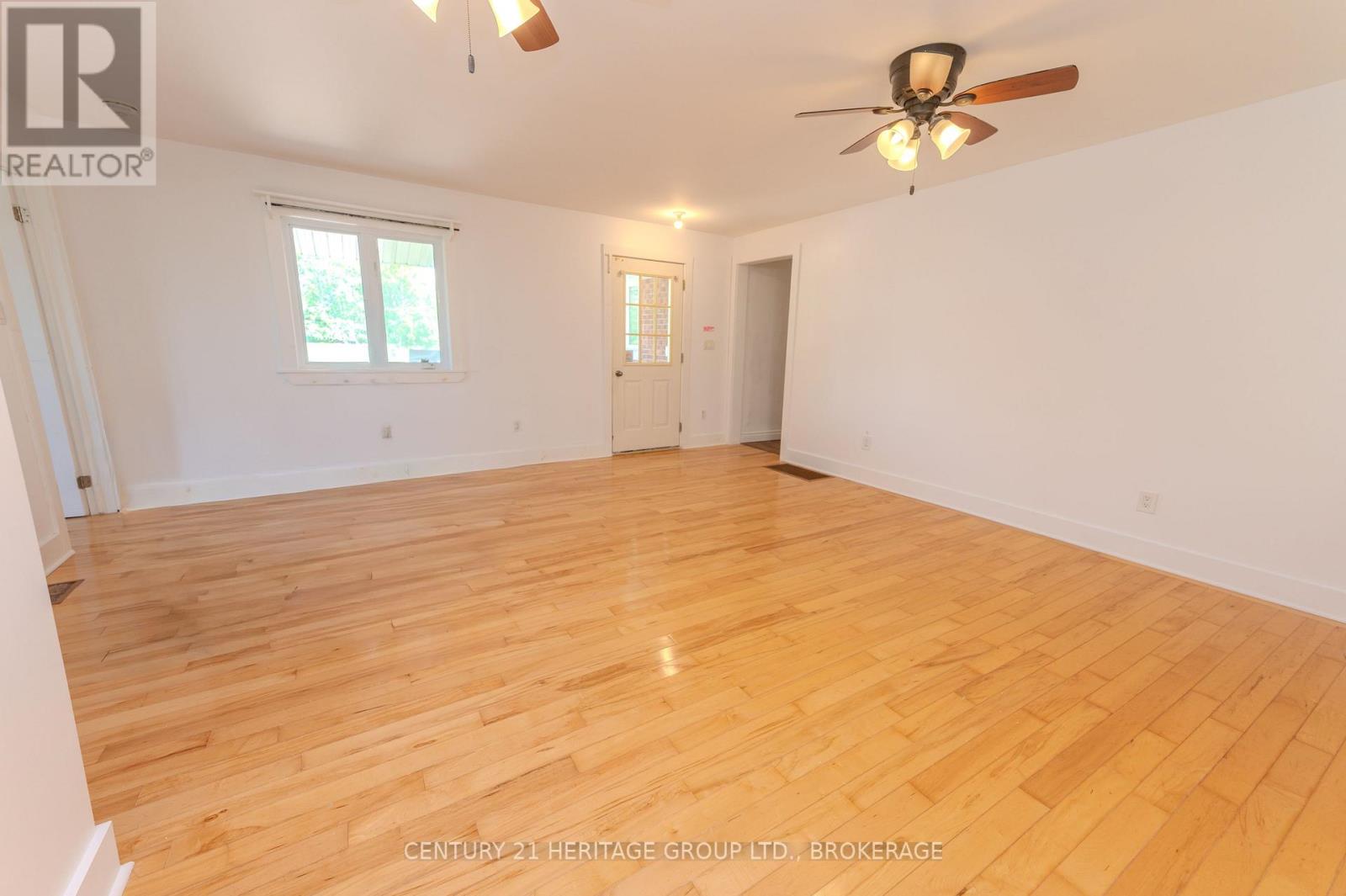 31 STATION ROAD - Image 22