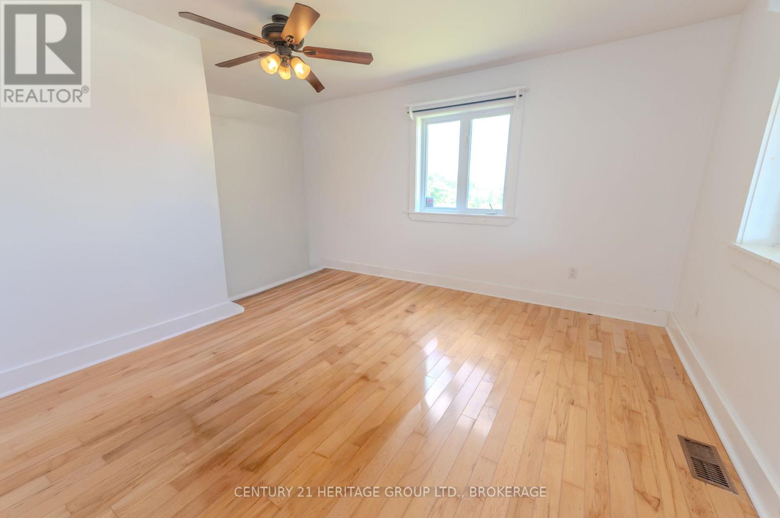 31 STATION ROAD - Image 23