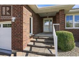 Kitchen - 194 Mclaughlin Road, Kawartha Lakes, ON K9V6L8 Photo 6
