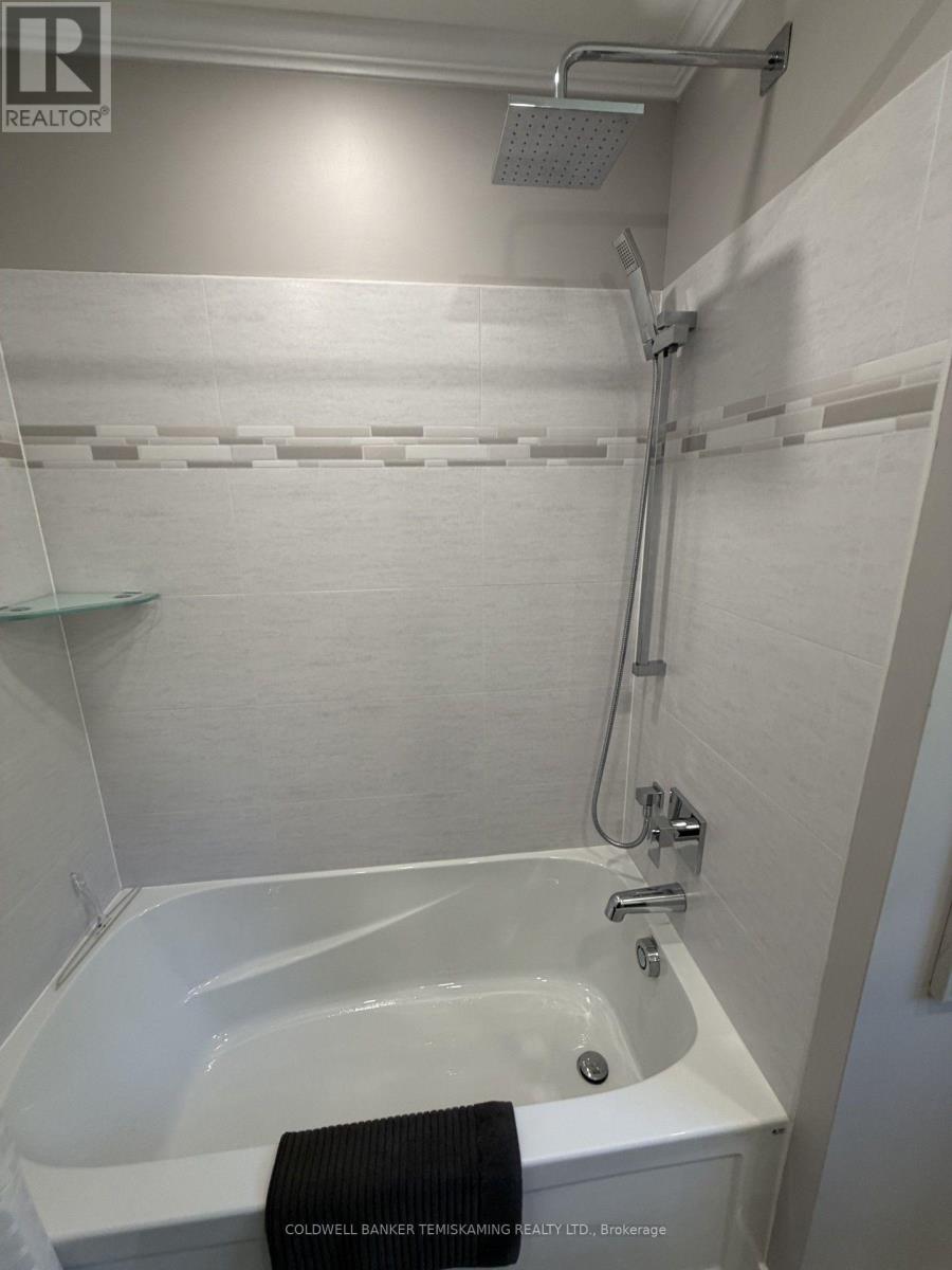 722027 GRANDVIEW DRIVE - 12