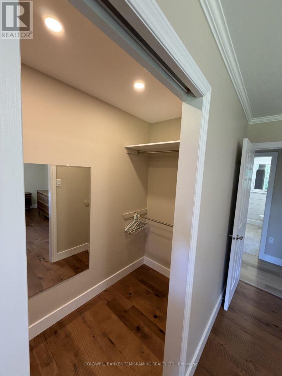 722027 GRANDVIEW DRIVE - 15