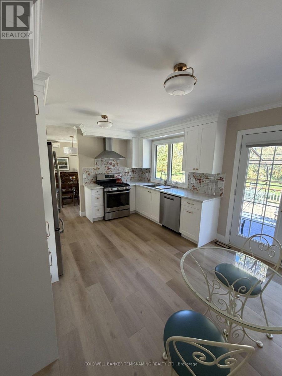 722027 GRANDVIEW DRIVE - 6