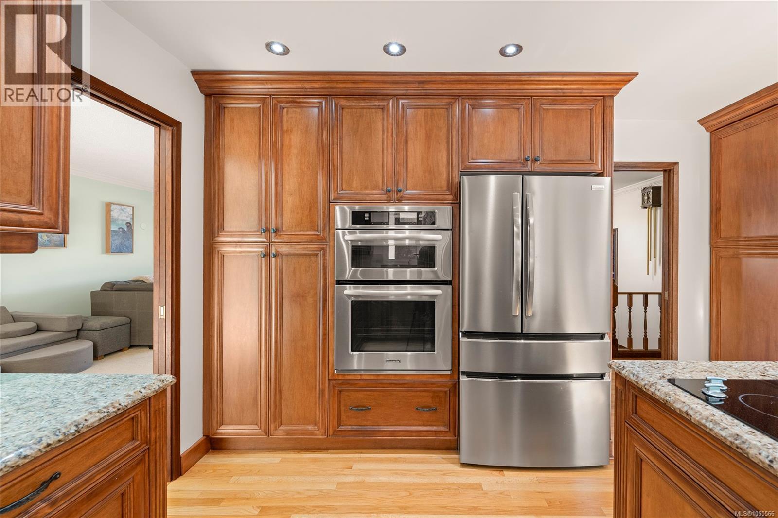 438 Davis Rd - 12