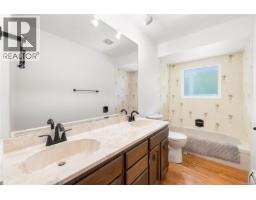 438 Davis Rd, Ladysmith, BC V9G1V5 Photo 38