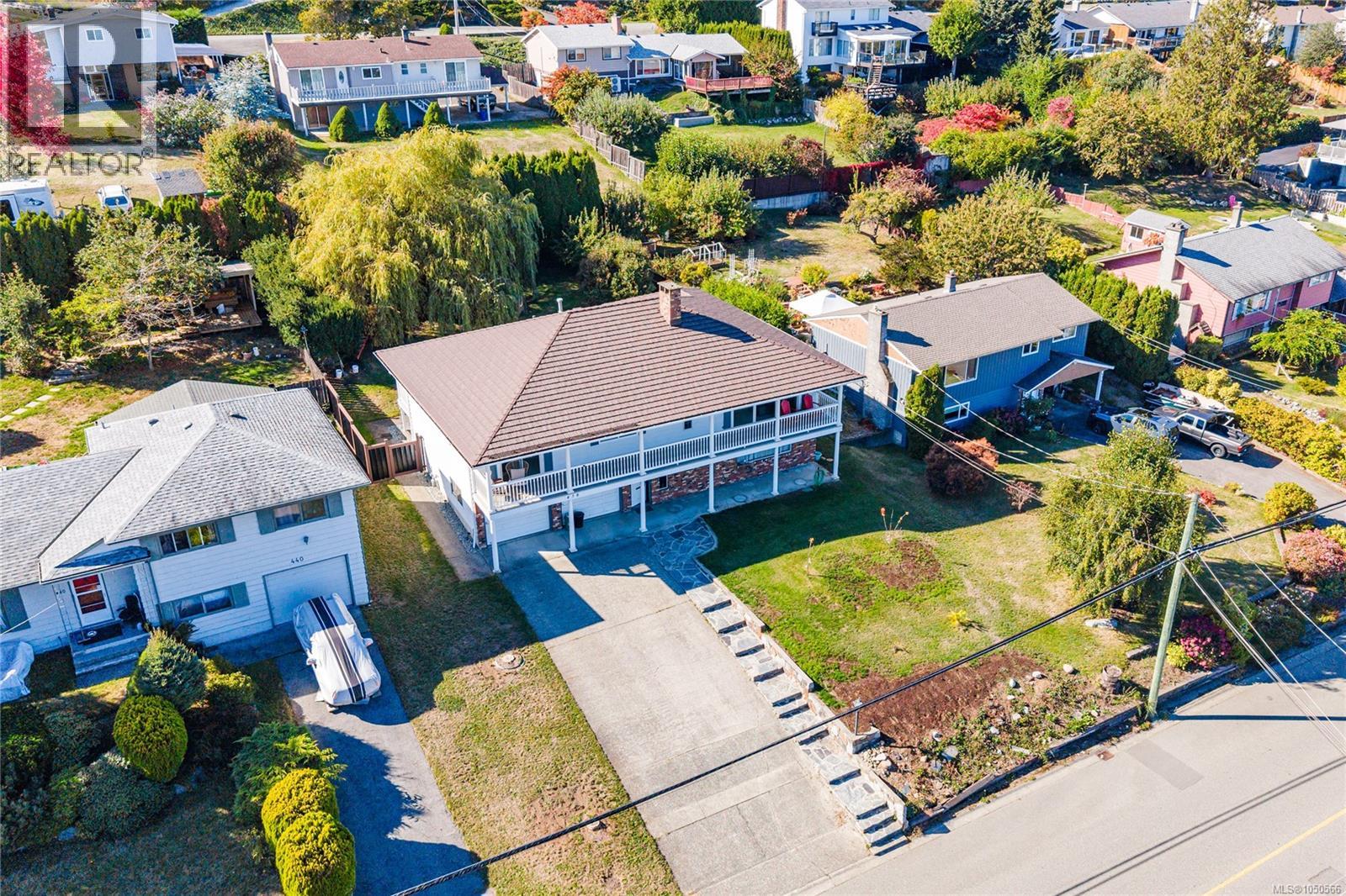 438 Davis Rd - Image 91