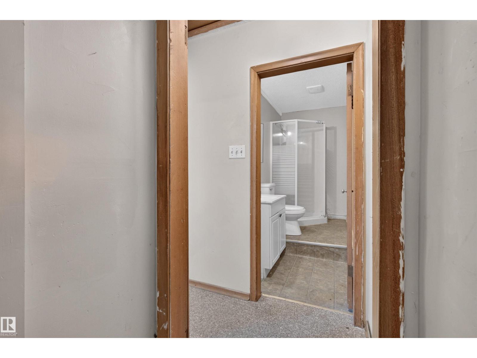 11015 87 AV NW - 16