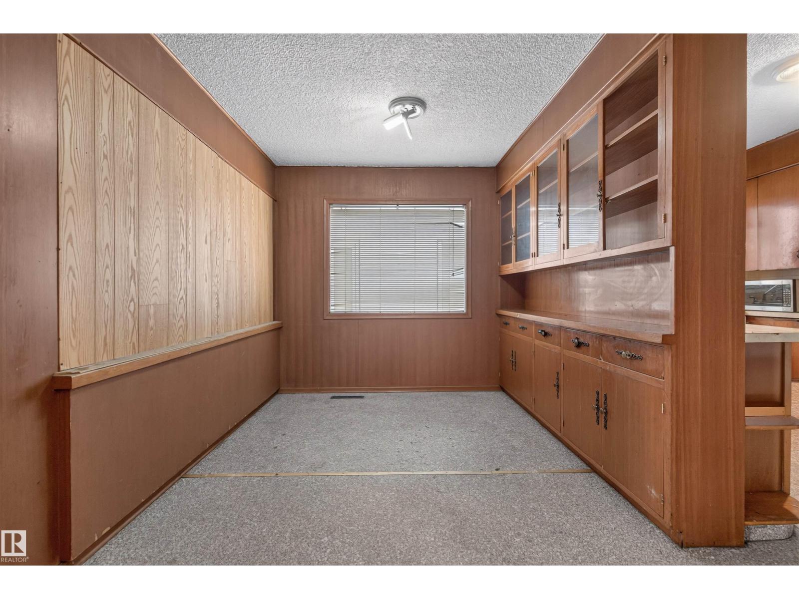 11015 87 AV NW - 14
