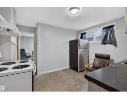 11015 87 Av Nw, Edmonton, AB T6G0X5 Photo 32
