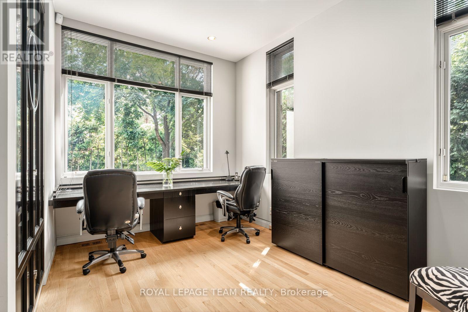 725 MANOR AVENUE - 15