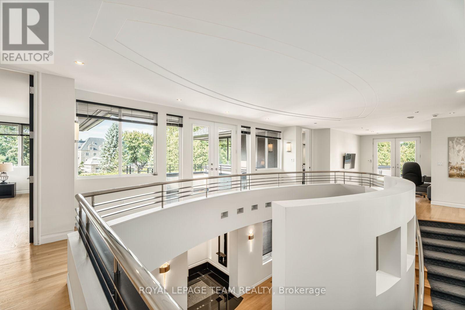 725 MANOR AVENUE - 24