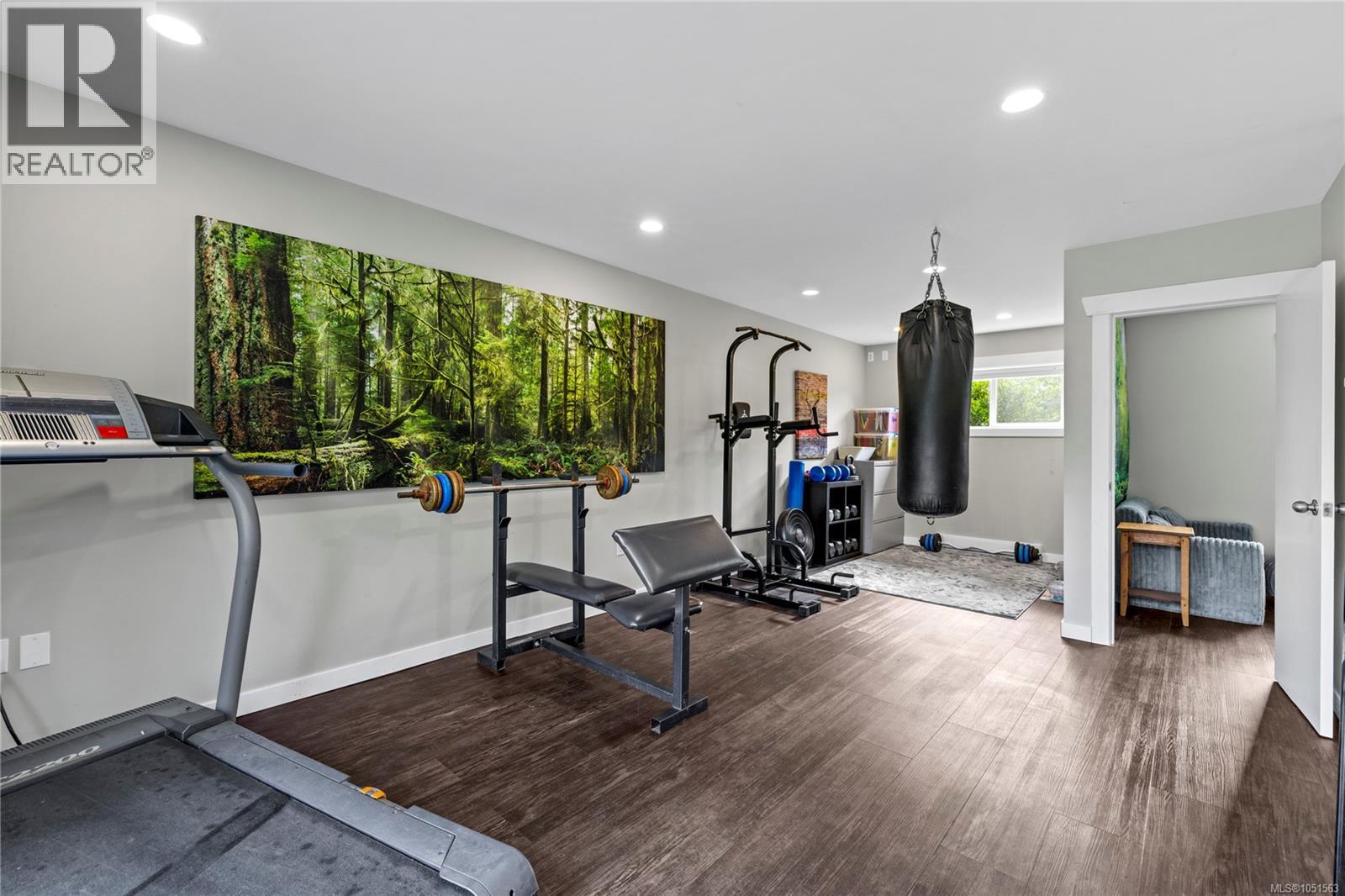 107 Moss Ave - Image 6