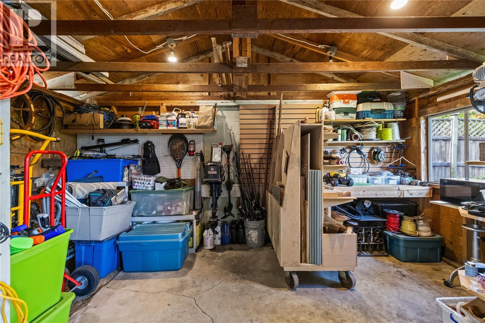 107 Moss Ave - 24