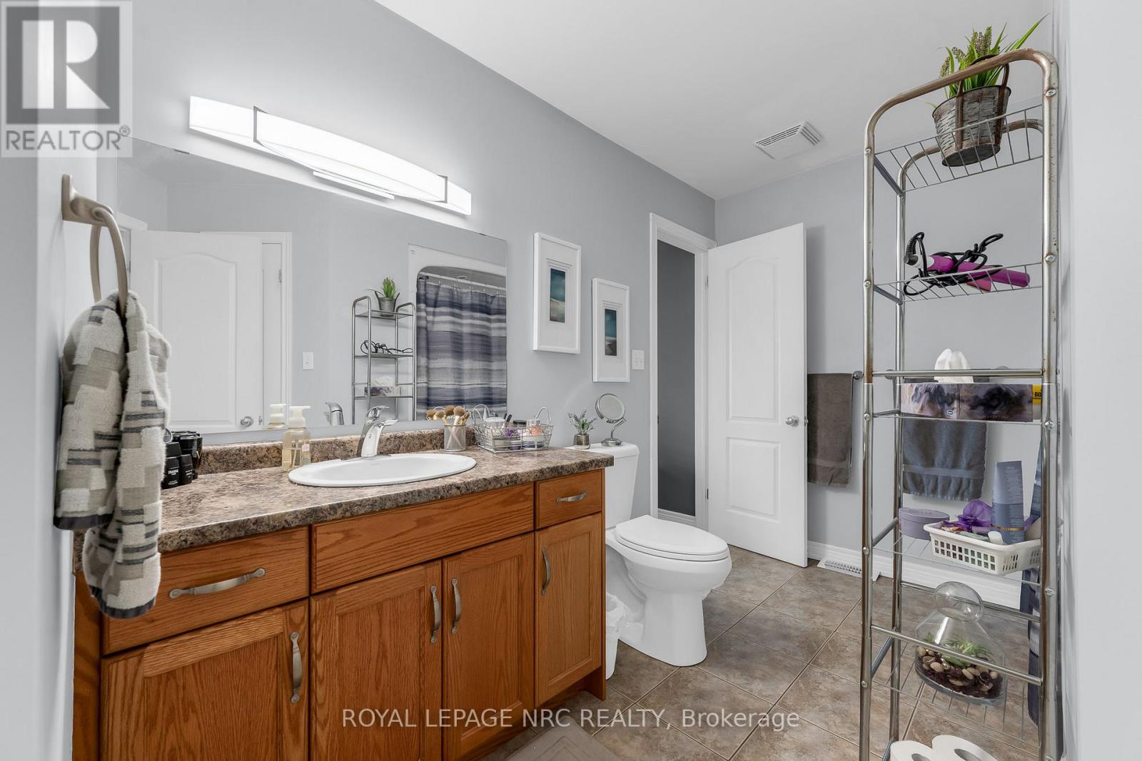 31 THOROLD ROAD E - Image 17