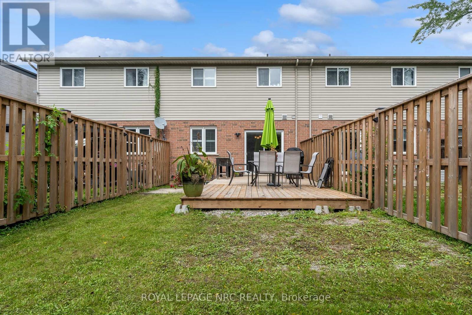 31 THOROLD ROAD E - 30