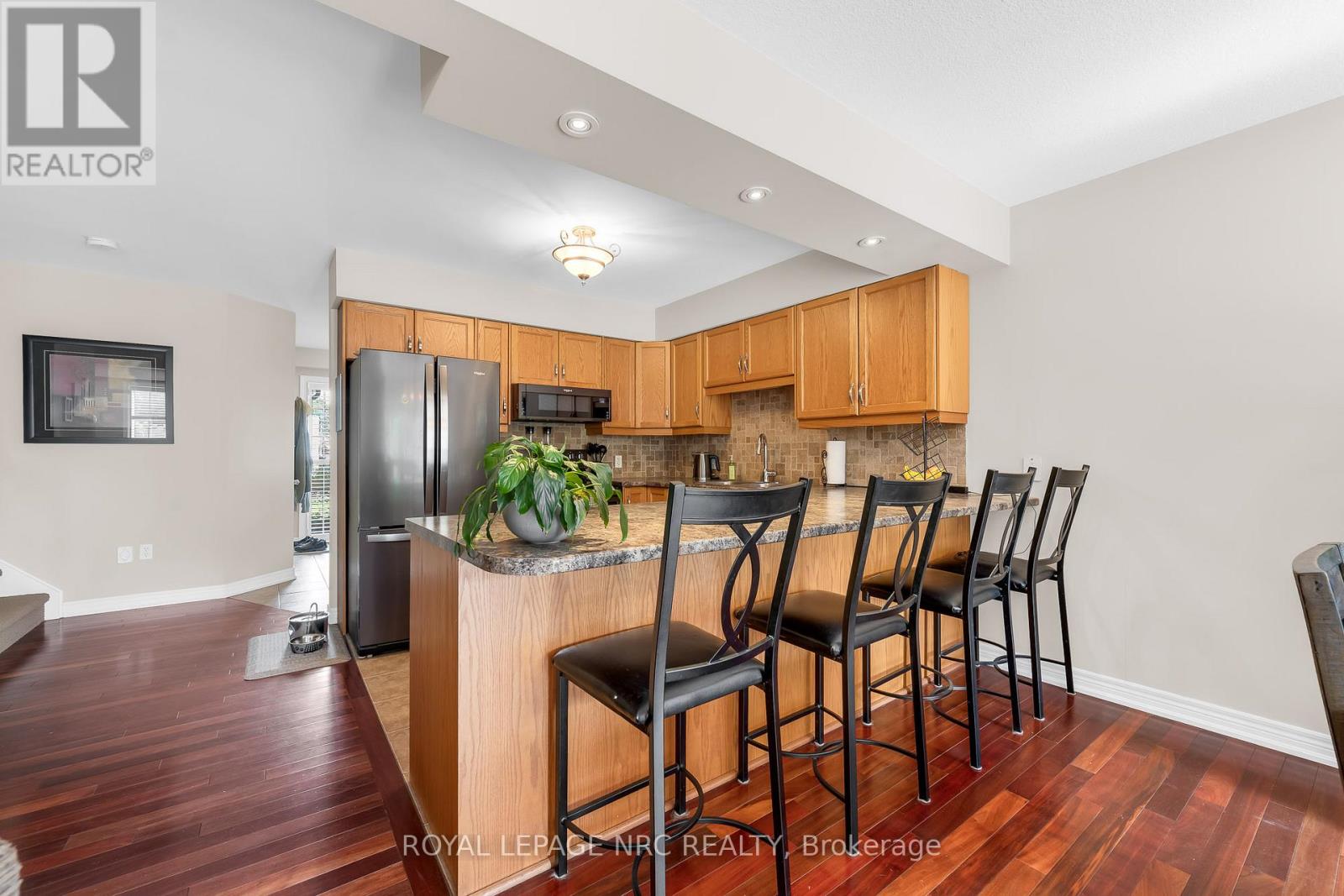 31 THOROLD ROAD E - 7