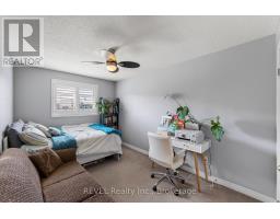 11 Elderberry Avenue, Grimsby, ON L3M5M9 Photo 24