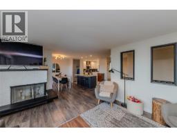 Living room - 891 Gleneagles Drive, Kamloops, BC V2E1K2 Photo 11