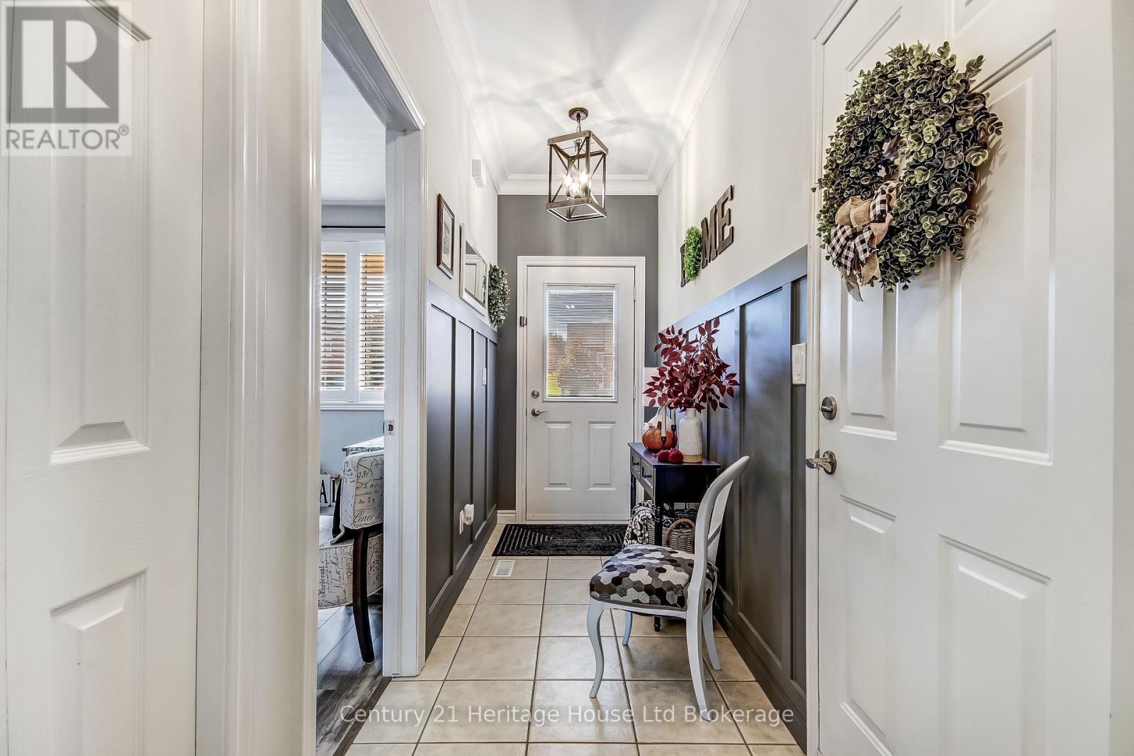 #1 19 ANDERSON STREET - Image 3