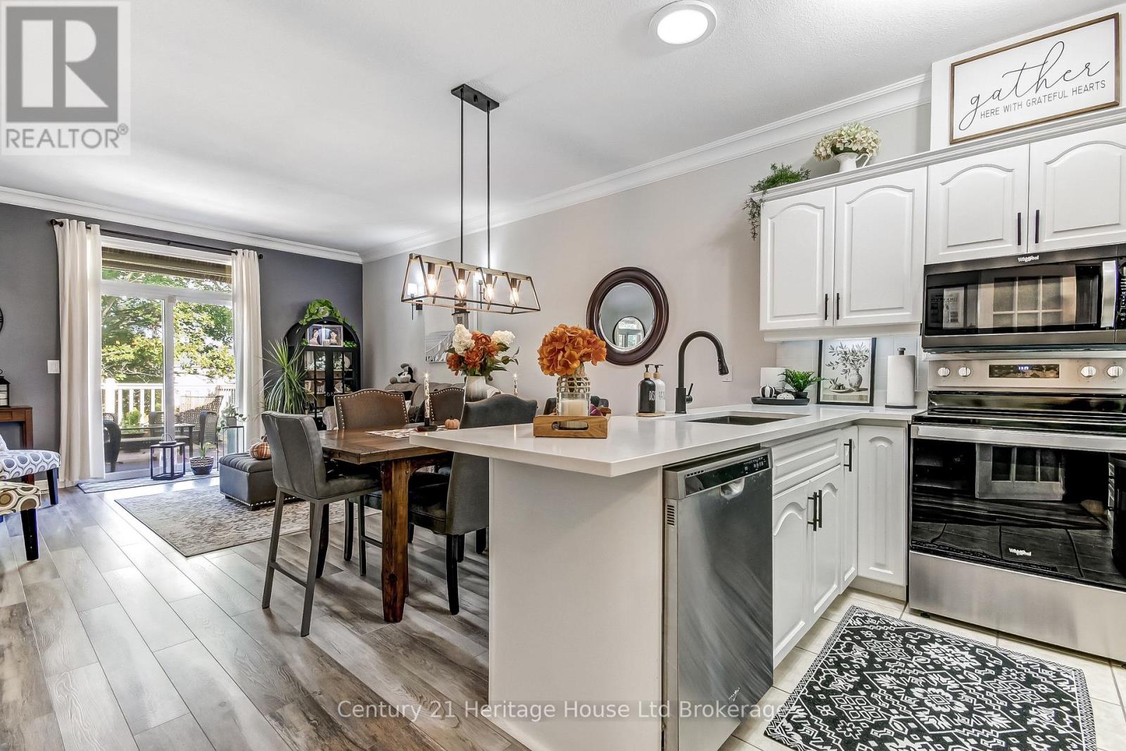 #1 19 ANDERSON STREET - 5