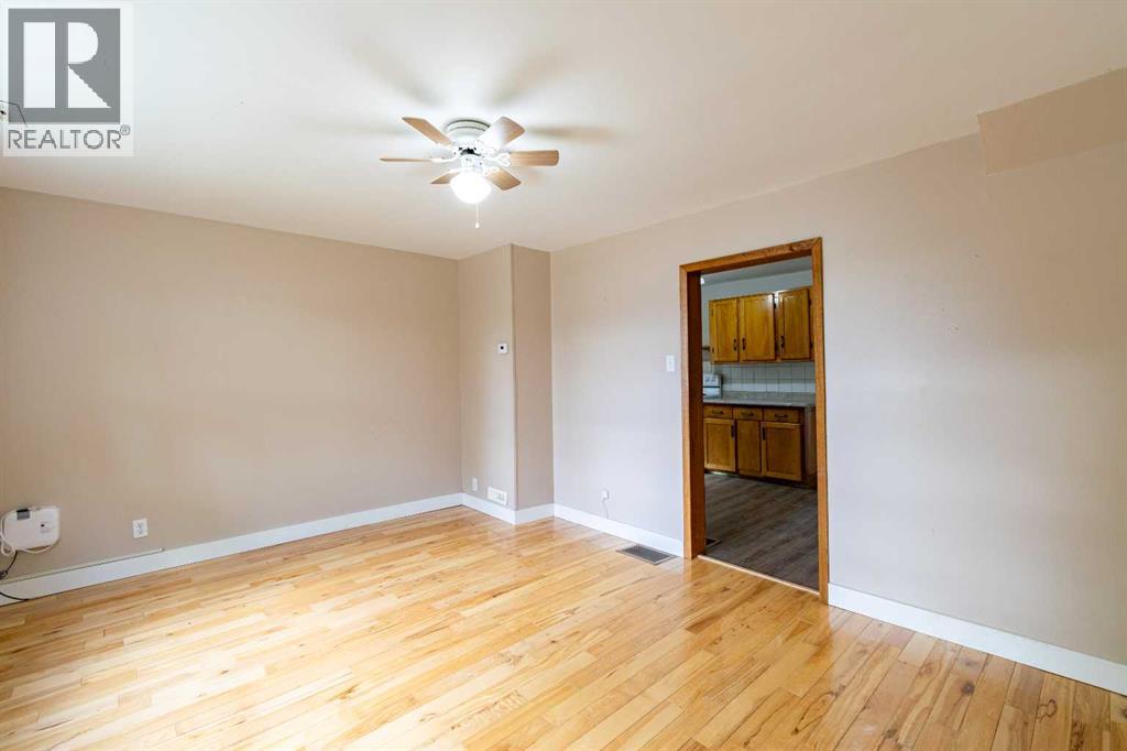 Listing photo – 4706 48 Street, Stettler