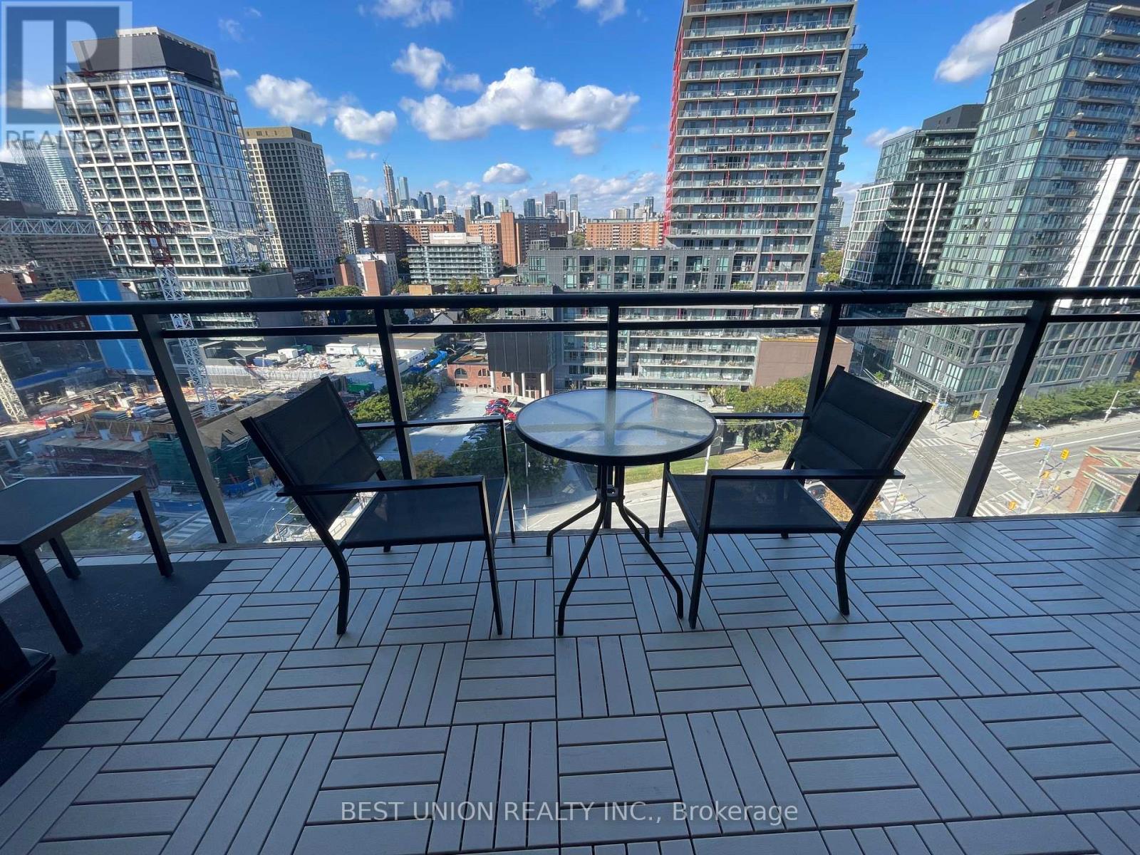 #1313 318 KING STREET E - 28