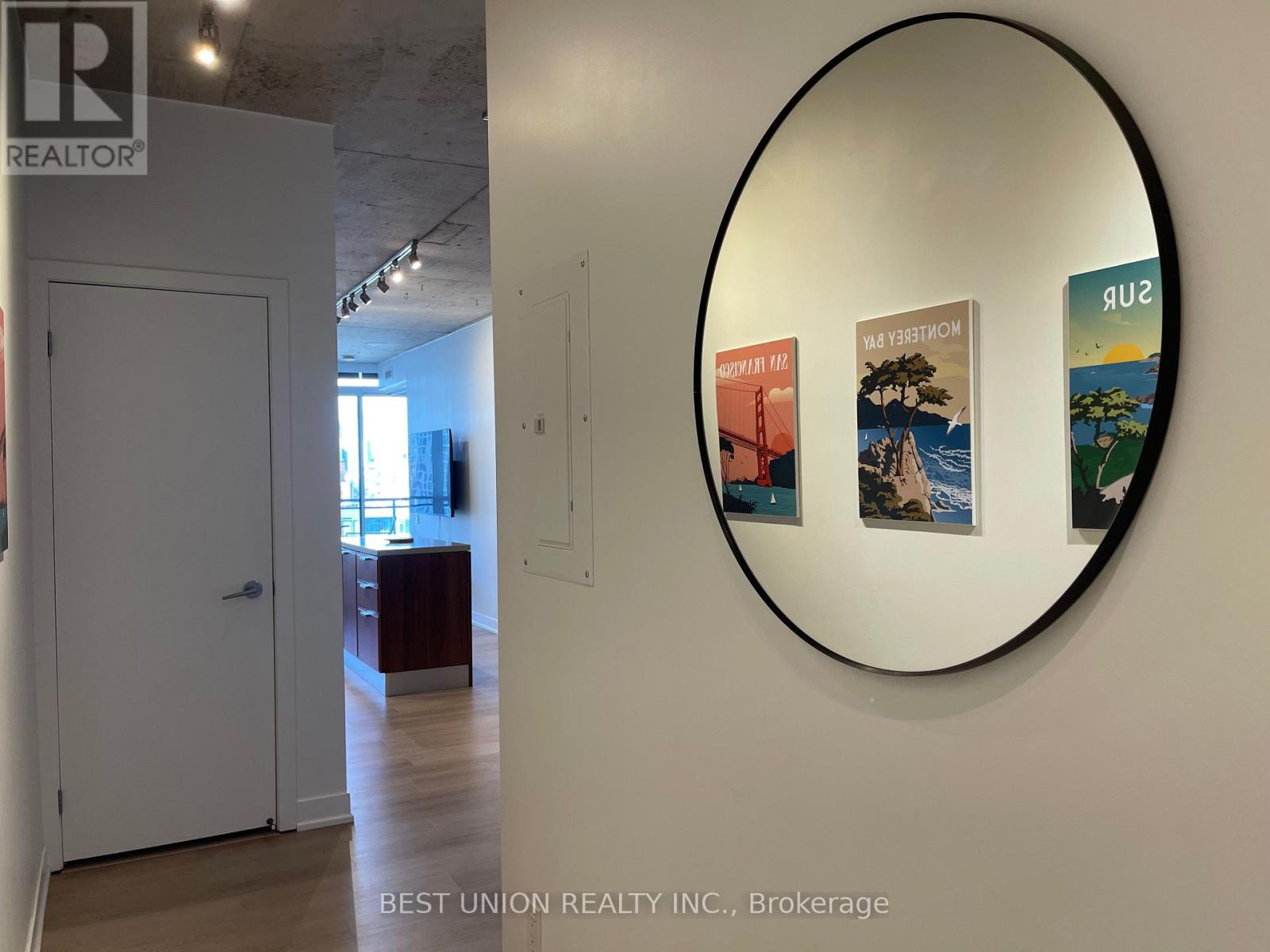 #1313 318 KING STREET E - 6