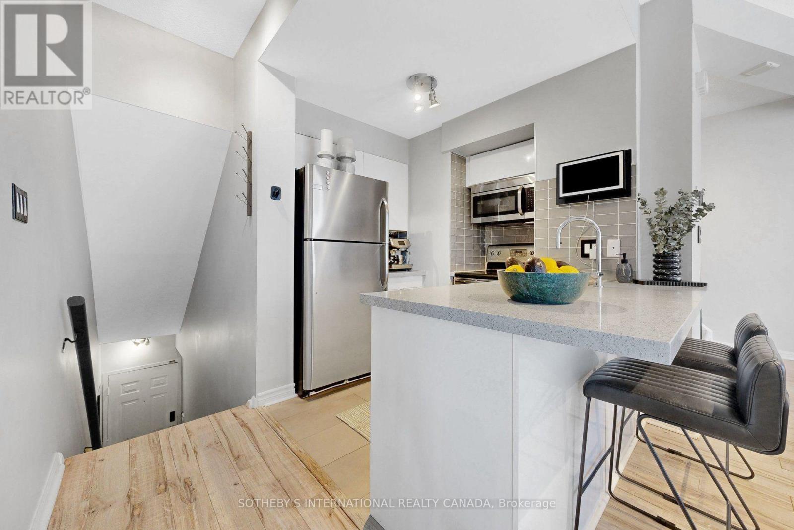 377- 32 Stadium Road, Toronto, ON photo 10